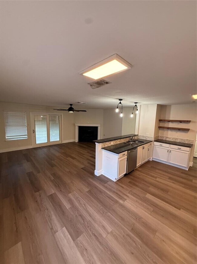 Photo - 108 Presidio Dr