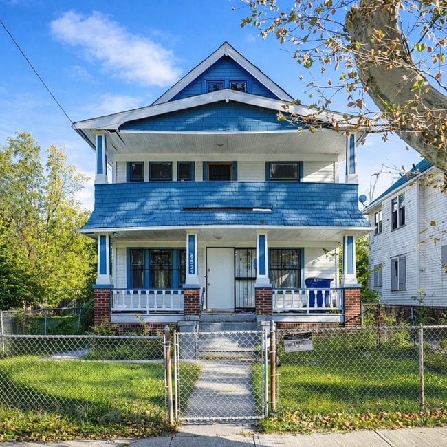 Building Photo - 9529 Mt Auburn Ave Unit Upper