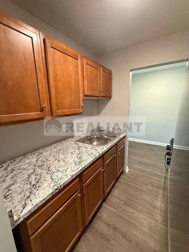 2082 Fairmont Ct