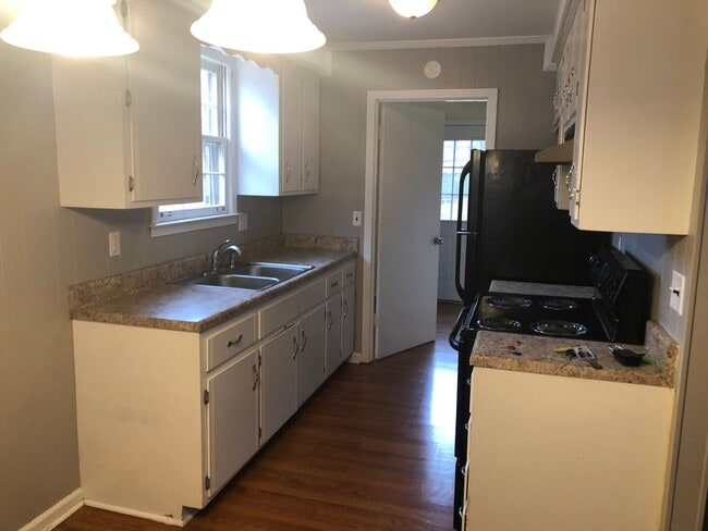 Photo - 3 Bedroom Home For Rent Near Post!