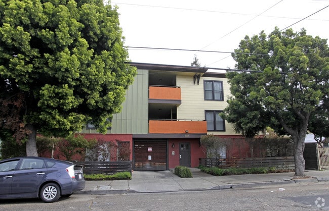524 E 17th St.