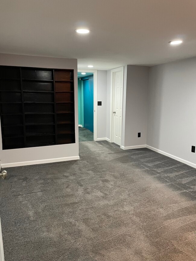 Building Photo - 237 Clarice Blvd Unit Basement apartment