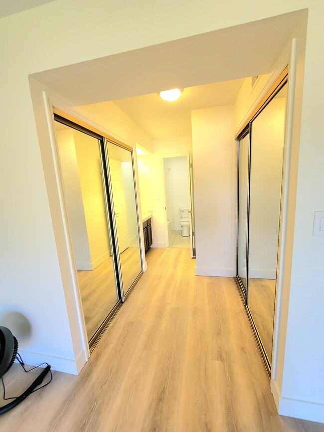 Photo - 300 W 2025 S