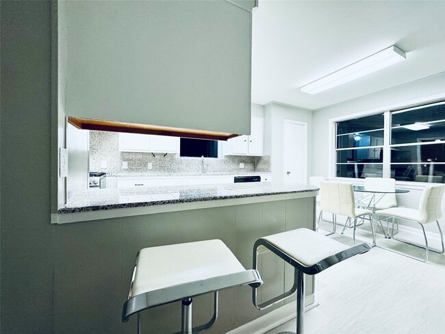 Photo - 6410 Neff St