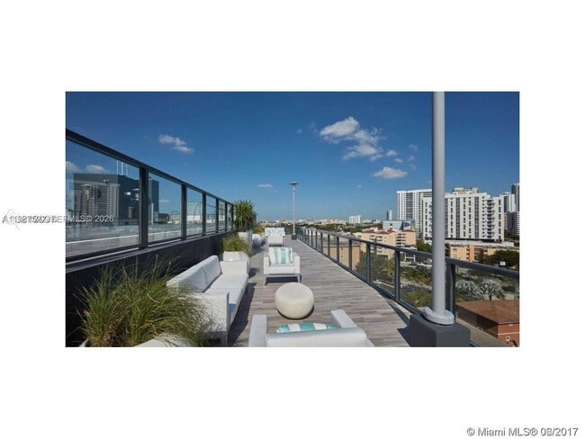 Photo - 201 SW 17th Rd Unidad 802