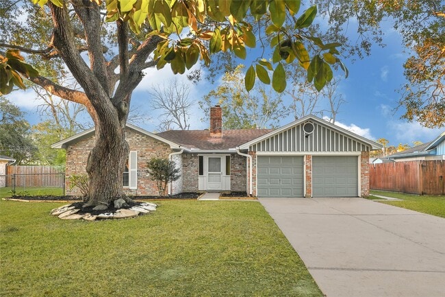 Building Photo - 1712 Redwood Cir