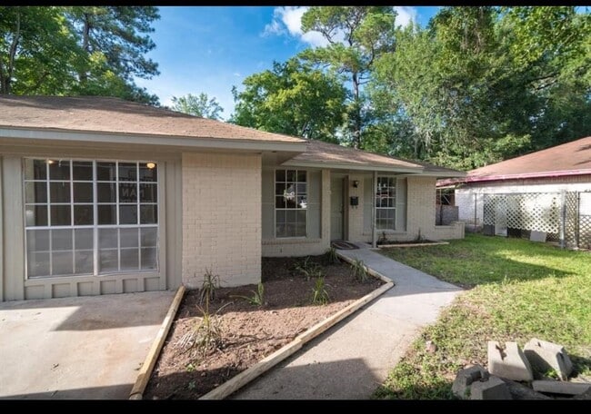 7621 Gleason Rd