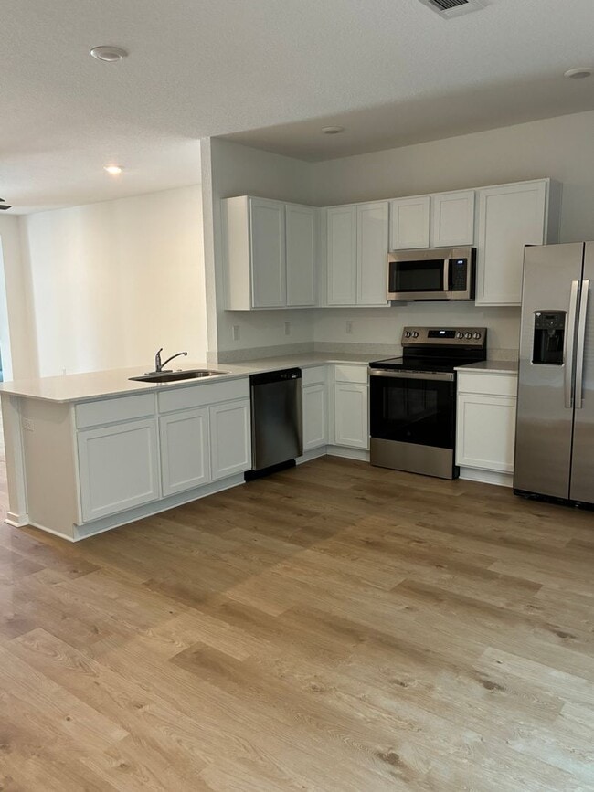 Photo - 1406 Manor Ct