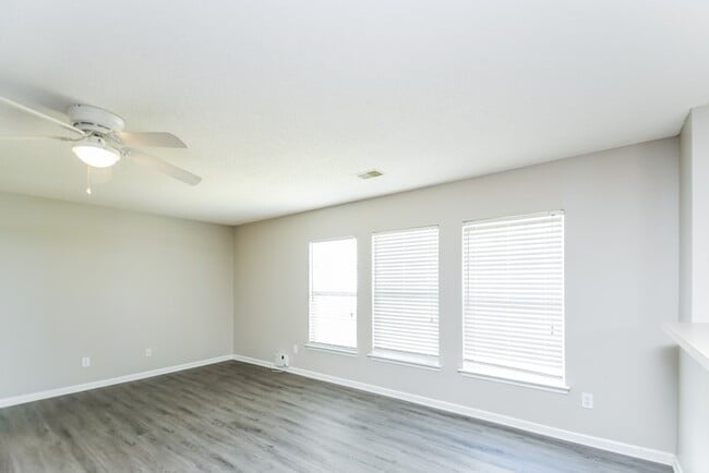 Photo - 516 Heron Glen Dr