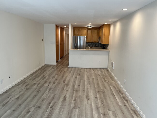 Photo - 22 Navy St Unidad 104