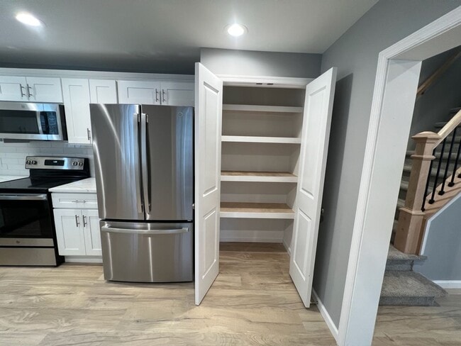 Photo - Awesome 3 bedroom 1.5 bath in Lower Macung...
