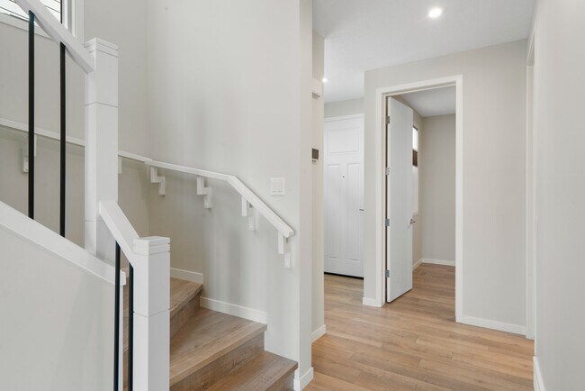 Photo - 47 Royston Way NW