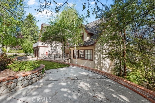 Photo - 887 Talisman Ln