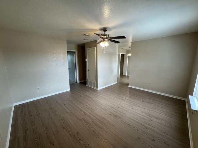 Photo - 1708 Benttree Dr Unidad Apt 4