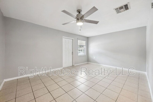 Photo - 907 Center Ave Unit Apt 4