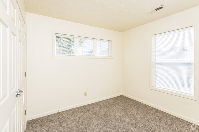 3BR, 2BA - 1,054 SF - Bedroom