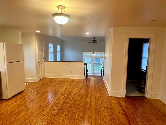 Photo - 50 S River St