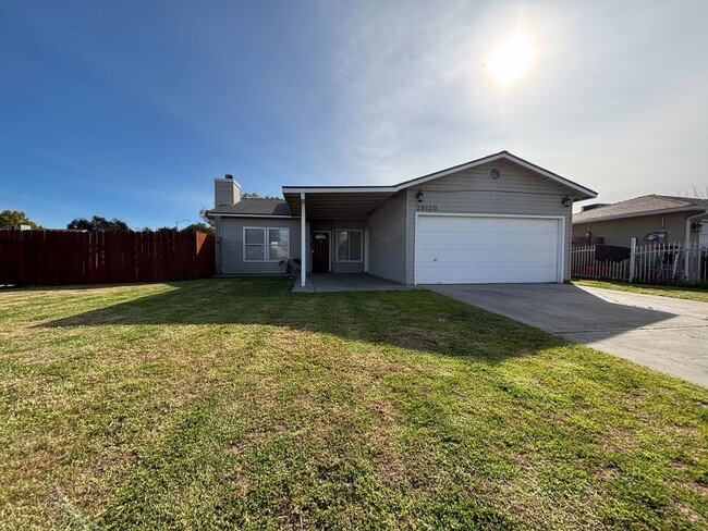 Beautifully Renovated 4-Bedroom Home on a ... - Beautifully Renovated 4-Bedroom Home on a ...