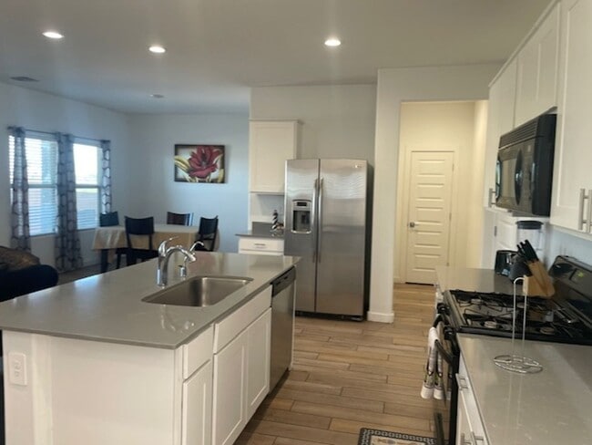 Photo - Large spacious 4 bedroom home located in cul de sac