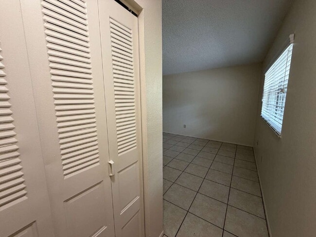 Photo - "Charming 2-Bedroom, 2-Bath Duplex Retreat in Spring Hill!"