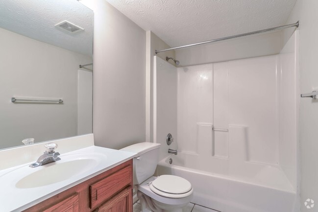 3 Bed/ 2 Bath Apt. - Bath