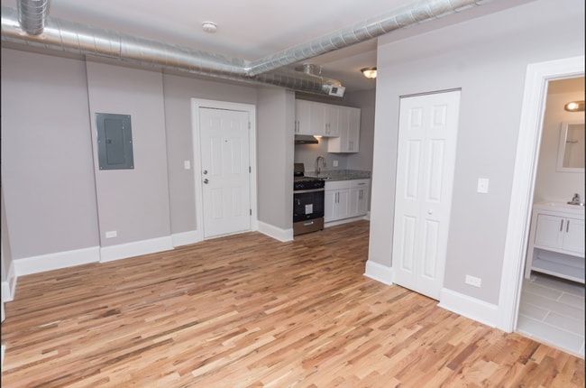 Building Photo - 1200 S Kedvale Ave Unit 105 Rental