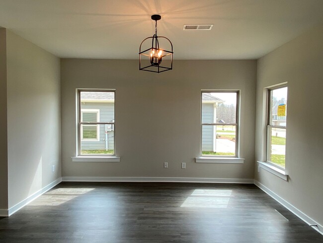 Photo - 130 Ridgeview Cir