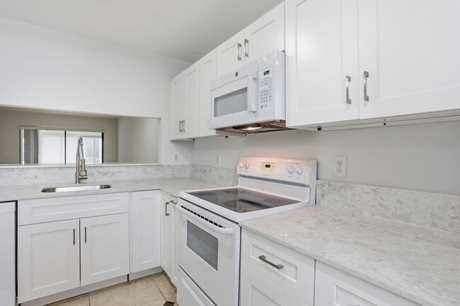Photo - 315 NW 36th Ave