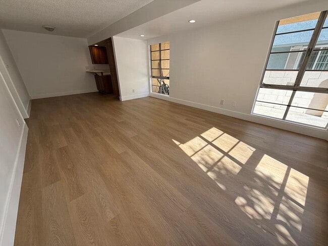 3636 Clarington Ave Unit 1