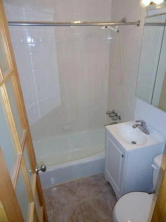 Photo - 229 W 16th St Unit 2D