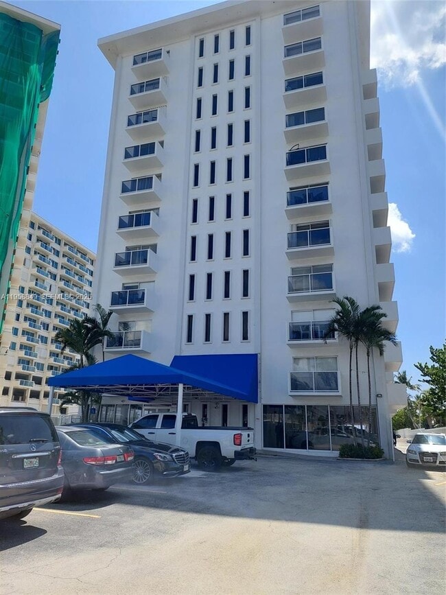 Building Photo - 5313 Collins Ave Unit 911