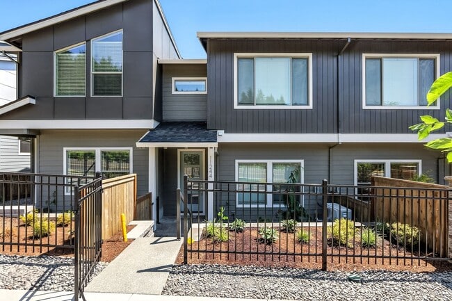 Building Photo - Brand New Townhome in Pleasant Valley Vill...