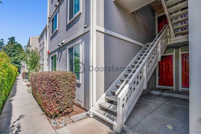 Photo - 2709 Oak Road Unit E Unit E