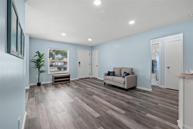 Photo - 2832 47th Ave S