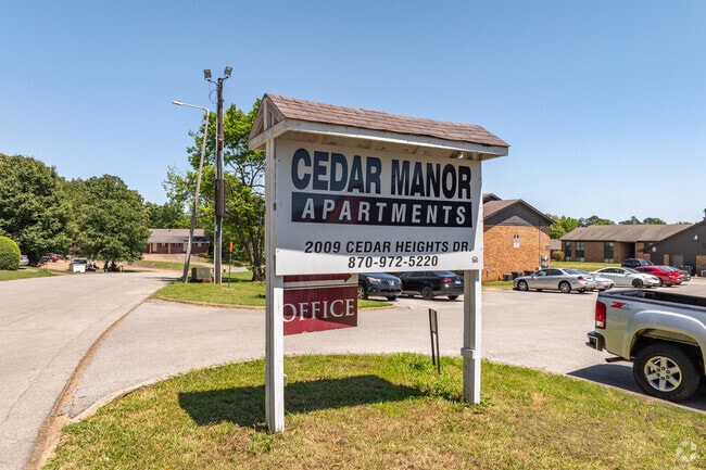 Photo - Cedar Manor Apartments