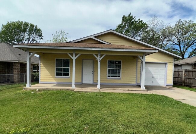 Building Photo - 7929 Hull Ave