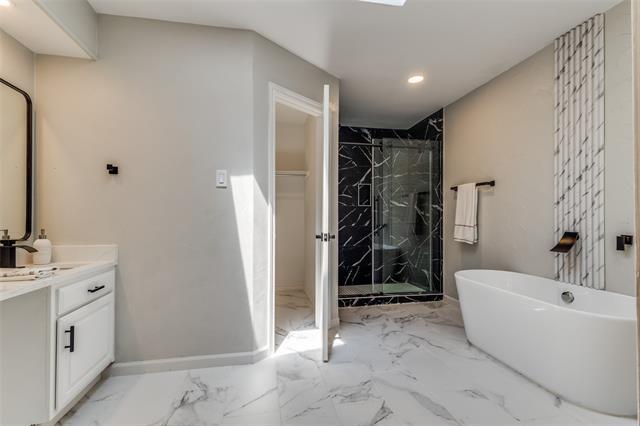 Photo - 900 Hillside Ln