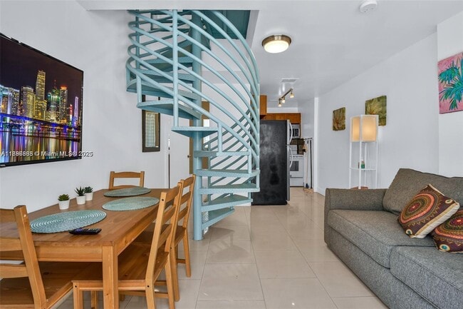 Photo - 6966 Byron Ave Unidad 102