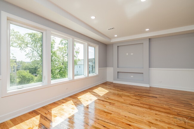Photo - 6334 S Langley Ave Unidad 3