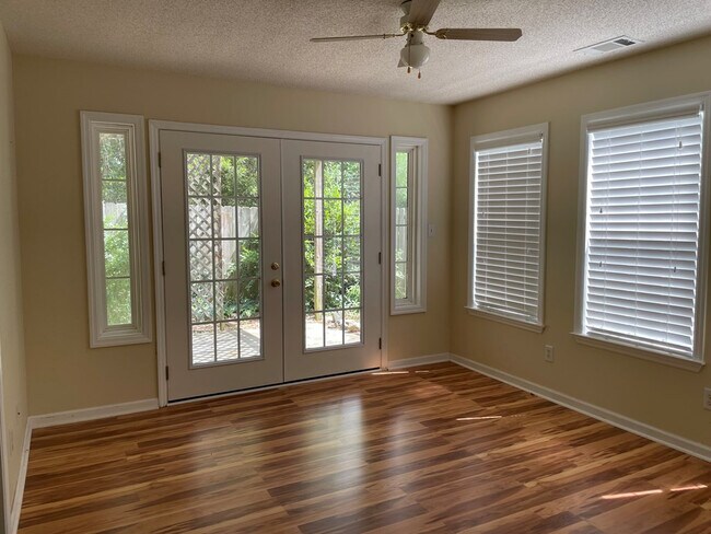 Photo - 115 Double Tree Dr