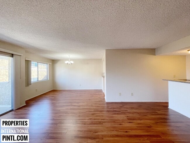 Photo - 350 S Oakland Apartamentos