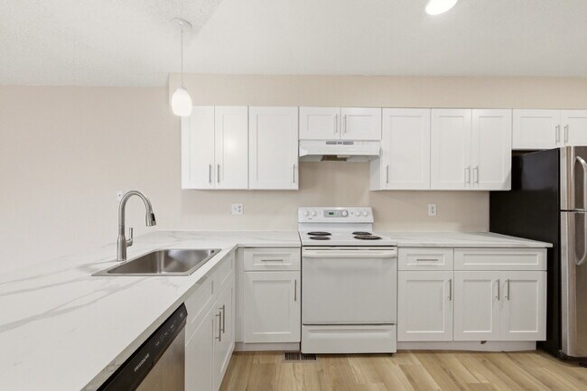 Photo - Spacious 1-Bedroom Condo in Aurora with Community Amenities Unidad 5