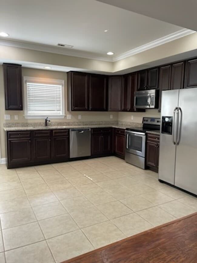 Photo - 1864 Gate Tower Way NE