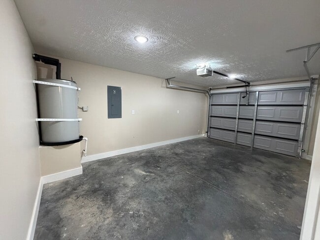 Photo - Nestled Tri-Plex in the Heart of Greenfield, TN Unit C
