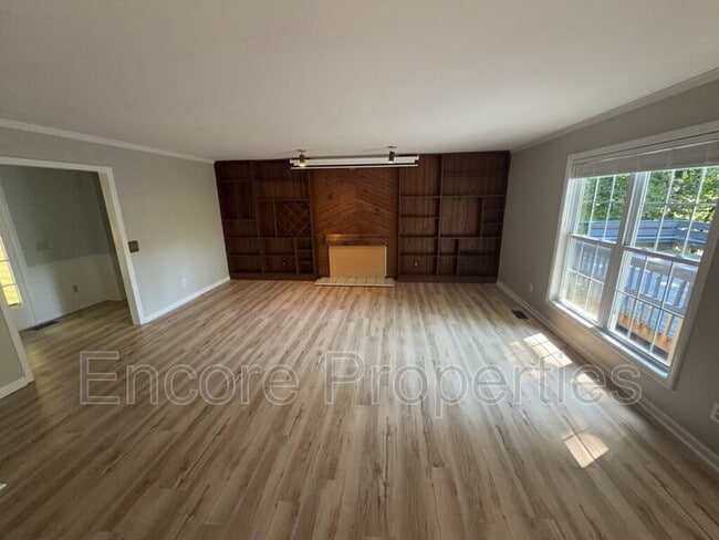 Photo - 824 Hayden Ave