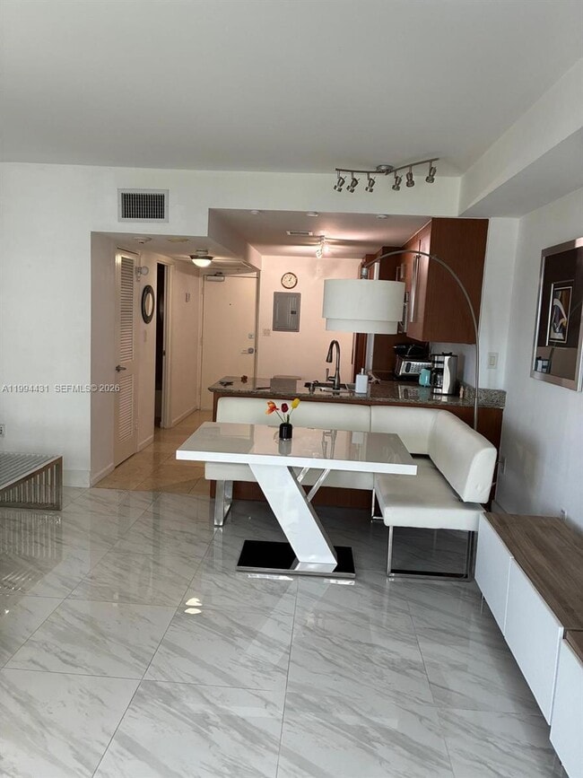 Photo - 10275 Collins Ave Unidad 1004