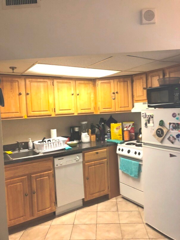 Building Photo - 1377 Boylston St Rental