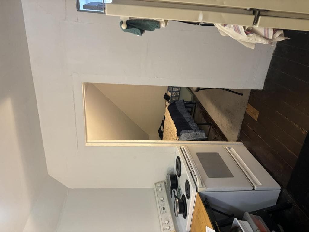 Photo - 168 E 16th St