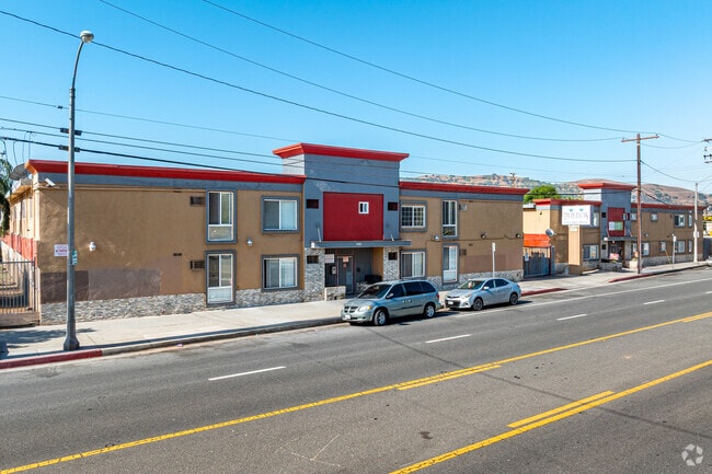 Building Photo - Twin Palms Rental