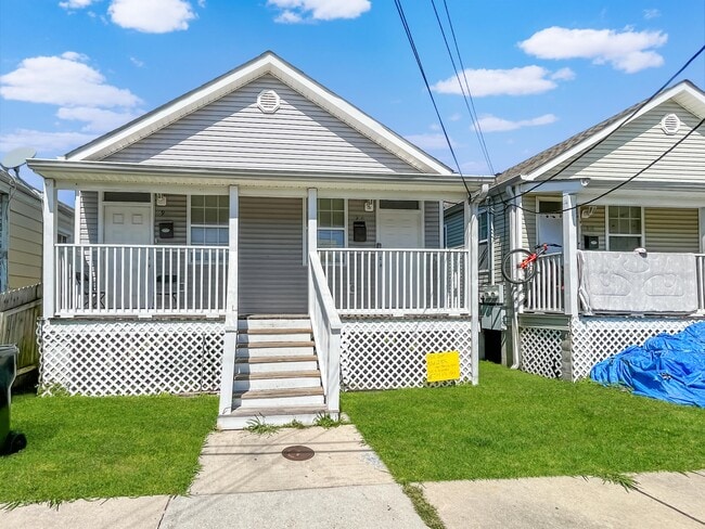 Building Photo - 1916 Eagle St Unit 1